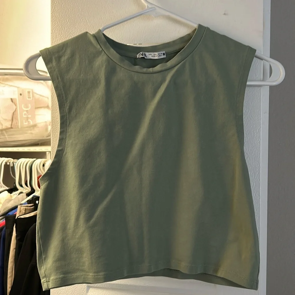 Zara basic crop - Picture 1 of 3